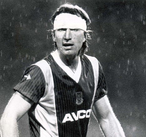 MileEnd0103's tweet image. If anyone ever asks what ‘The West Ham Way’ is, just point to this man. A warrior, the finest player I have ever seen play for the club, an inspirational leader &amp;amp; thunderous in the tackle. This is what a real legend looks like, heartbroken 💔 😔⚒️