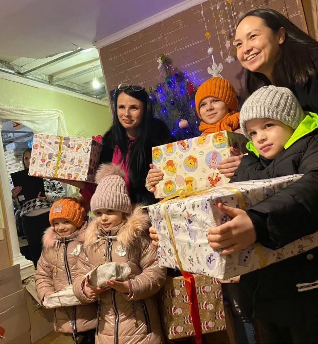 🎄 Donbas Christmas Appeal 🎁

I’m launching my yearly collection for the children of Donbas.  With 11 years of war in this region, many of these kids have grown up knowing nothing but conflict and have never had the chance to experience a normal childhood. 

You may know Nick