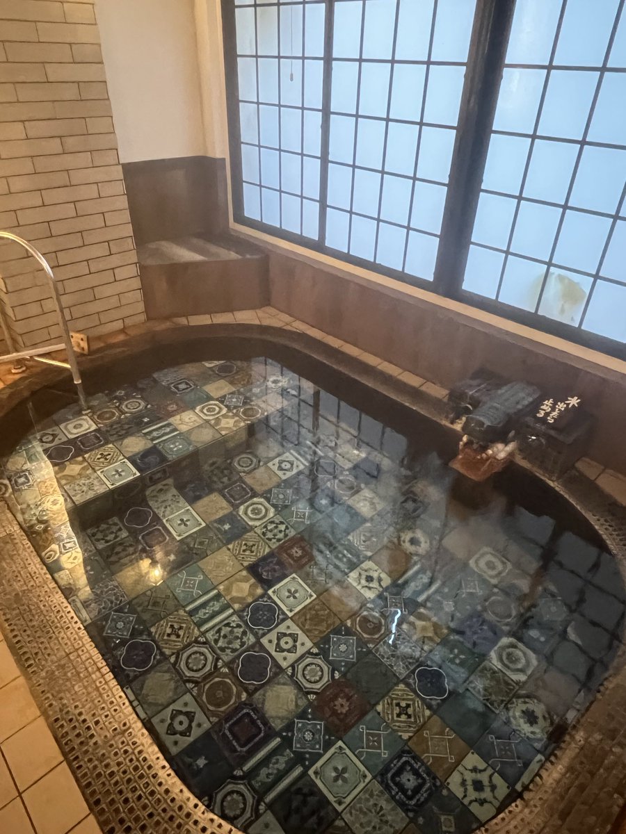 yugauchi's tweet photo. 津軽の名湯を早足で。この狭い範囲に個性豊かな面々、素晴らしかったです。今は上北町の安宿に宿泊中。明日早朝に東京に戻って今週は色々な人に会った後、週末に長野、週明けに大阪で期日に出て、その後出国です。 https://t.co/0ZySQhgqqW