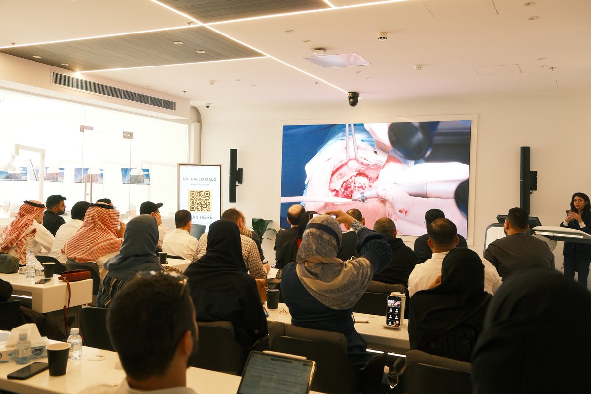 DentalSaudi's tweet photo. #Happened

مقتطفات من ورشة العمل المصاحبة للمؤتمر السعودي العالمي لطب الأسنان، والمقامة في أكاديمية بيت الحكمة – جدة.

AO4: Past Challenges and Future Challenges of Edentulous Reconstruction –
Challenges of the ALL-ON-4® Total Rehabilitation

✨ Speaker: Prof. Paulo Malo

📅 Friday, November 28, 2025
📍 House of Wisdom 

#SIDC_Jeddah
#سيدك_جدة