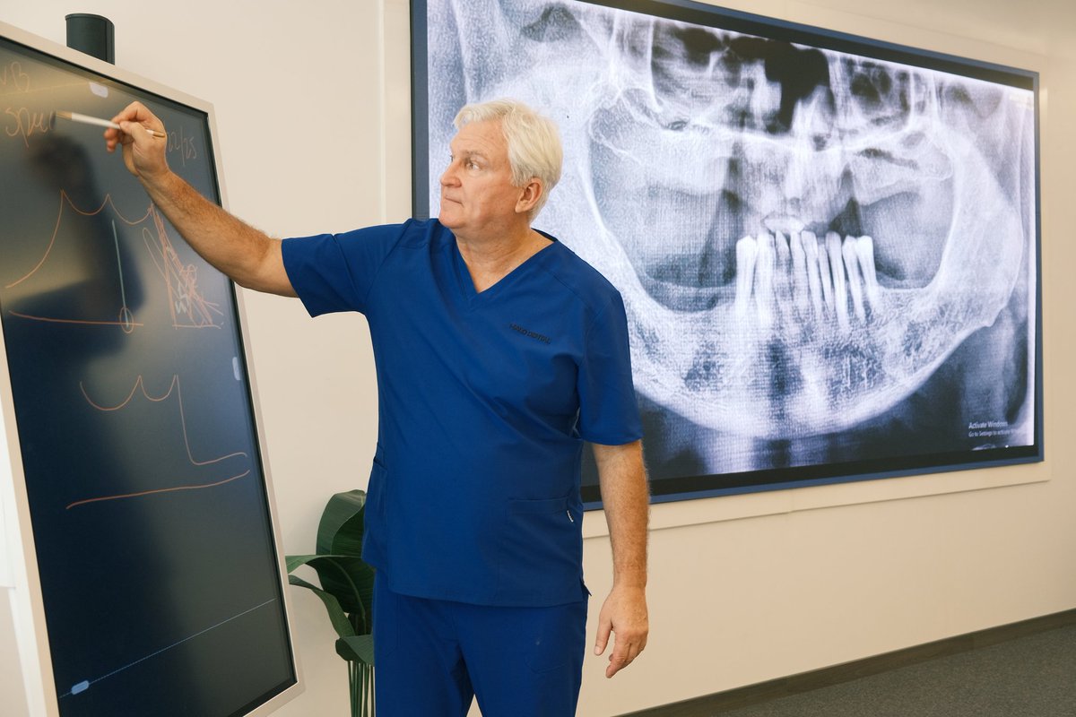 #Happened

مقتطفات من ورشة العمل المصاحبة للمؤتمر السعودي العالمي لطب الأسنان، والمقامة في أكاديمية بيت الحكمة – جدة.

AO4: Past Challenges and Future Challenges of Edentulous Reconstruction –
Challenges of the ALL-ON-4® Total Rehabilitation

✨ Speaker: Prof. Paulo Malo

📅