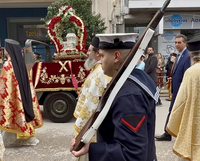 Περήφανος για τον γιο μου που τίμησε σήμερα το Άγημα του Πολεμικού Ναυτικού στη Λιτανεία του Αποστόλου Ανδρέα. Με σεβασμό στην παράδοση και στο καθήκον. <a href="/PatrasGreece/">Patras Greece</a> <a href="/agiosandreas/">ΠΑΟΚ Αγίου Ανδρέα</a> @St_Andrews_Patras