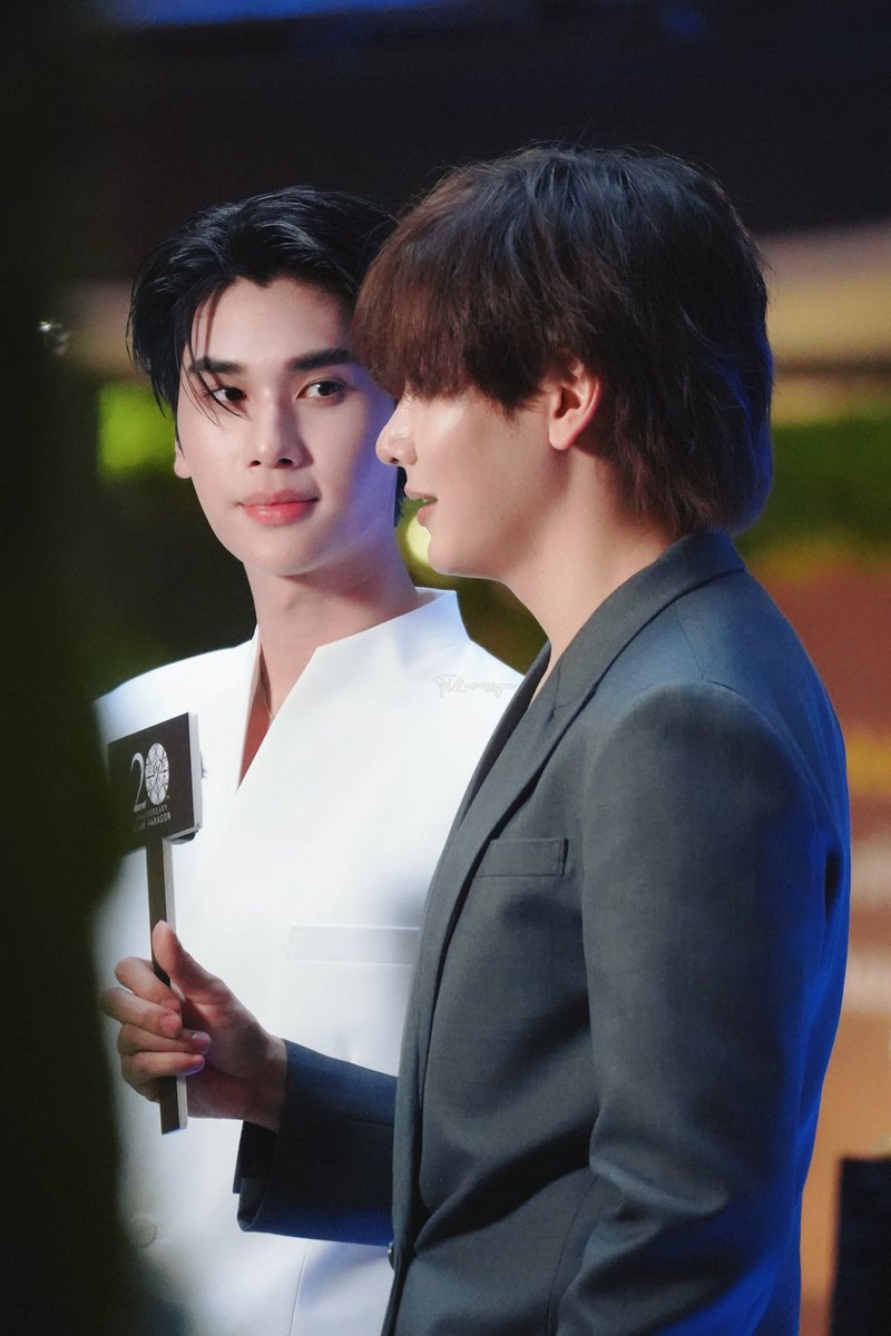 randomwbl's tweet image. My gawddd. Look at them 😩🫠

JOONGDUNK AT SIAM PARAGON  
#SiamParagon20thAnniversaryxJoongDunk 
#จุงดัง #JoongDunk