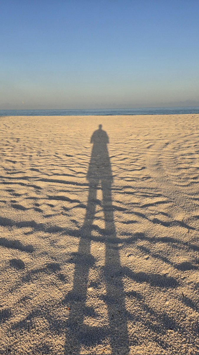 SantiagoWeek13's tweet image. I

#WeekVforVowels 
#AlphabetChallenge