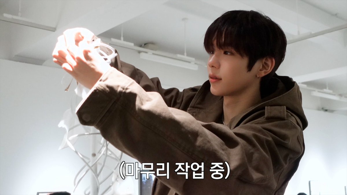 RIIZE 라이즈 PHOTO EXHIBITION ‘Silence: Inside the Fame 고요와 파동’ Behind

youtu.be/mEz7RVhe08I 

#RIIZE #라이즈
#RISEandREALIZE
#Fame #RIIZE_Fame
#Behind