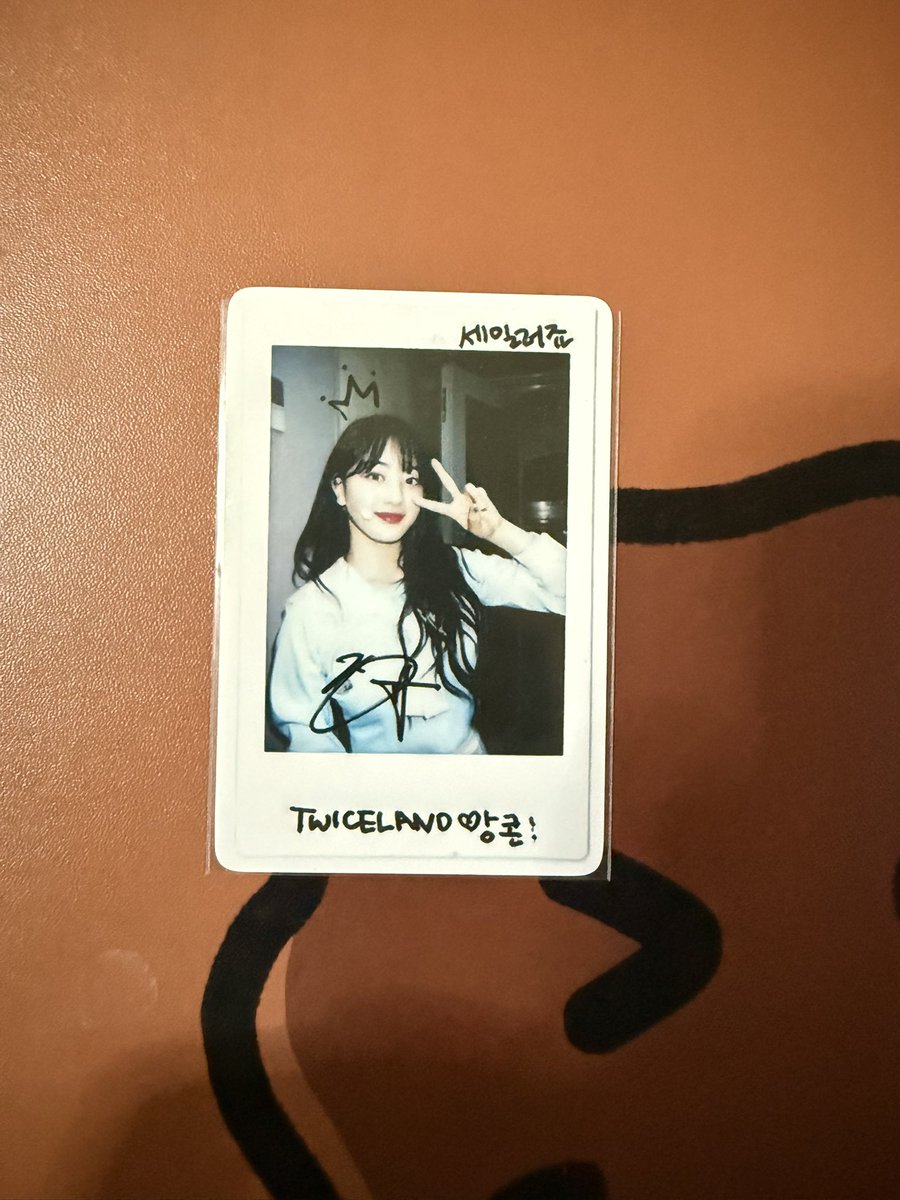 DECLUTTER SALEE!

SET PRICE: 6800 (6500 PAYO) 
‼️PRICE ON ALT‼️

- TSGO MUST BE TAKEN AS SET (POB and ALBUM PC)
- SIGNAL BCPC
- Seoul Pop up
- ZONE WITHMUU POB (Damaged Holo print)
- TIN CASE
- TZUYU POB

🏷️ wts wtb jihyo rare photocard, signal photocard, The story goes on, Zone