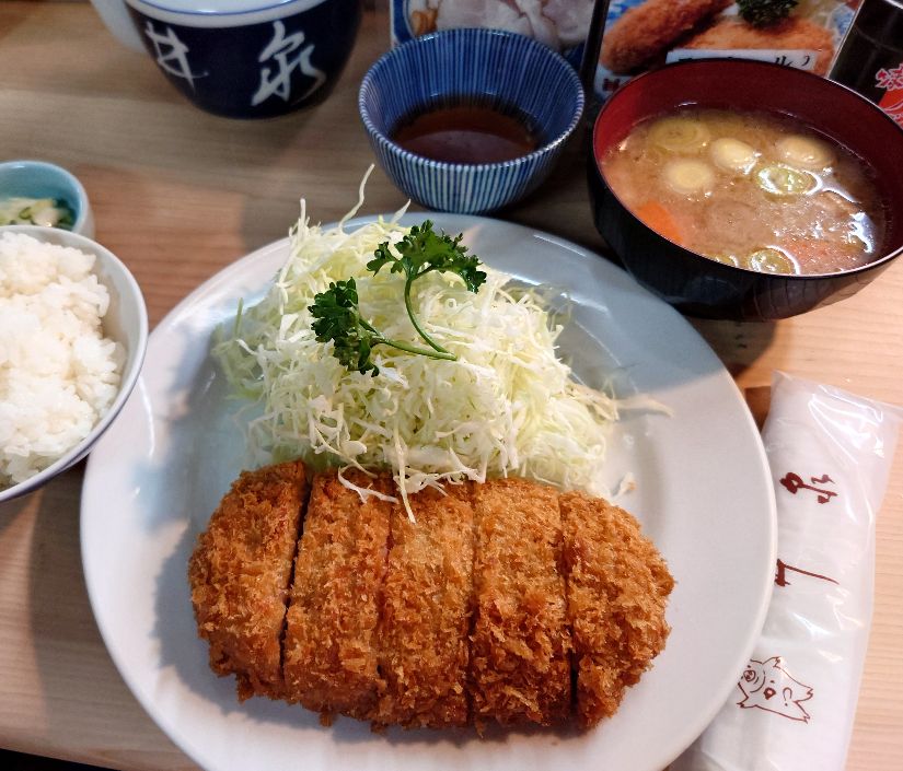 上野でとんかつ。井泉好き。