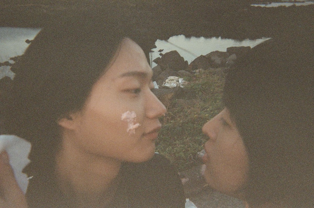 「未来で待ってる。」￼