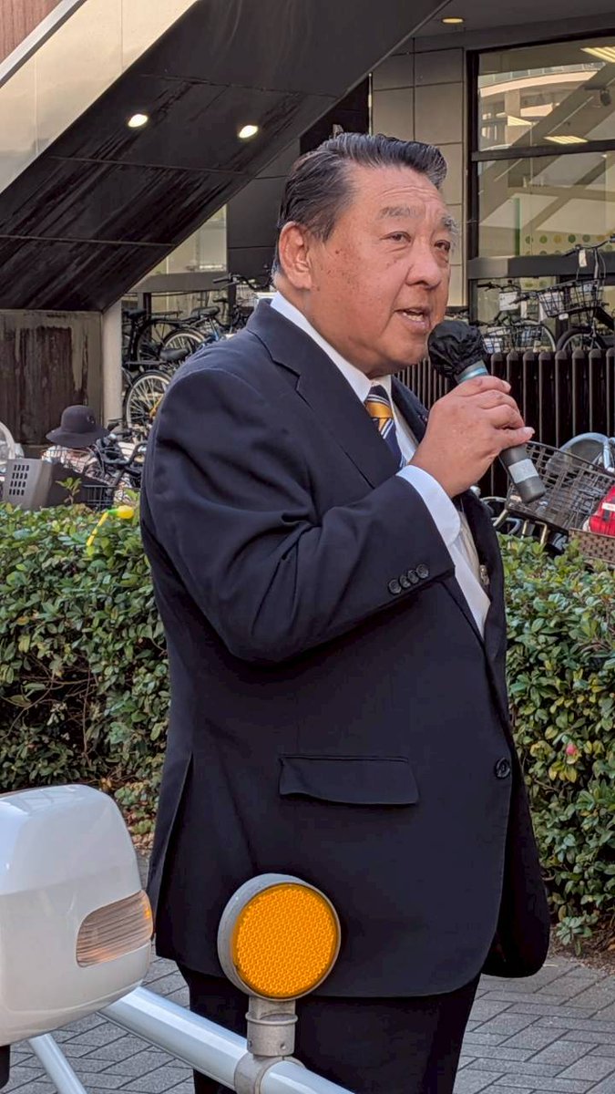 今日の午後は、国民民主党都連の街宣カーで江東区内を遊説しました。
スーパー前でのスポット街宣では、年少扶養控除の復活に関する意見書を江東区議会に議員提出案件として提案をした話しや災害対策等々の政策についてお話しをしました。