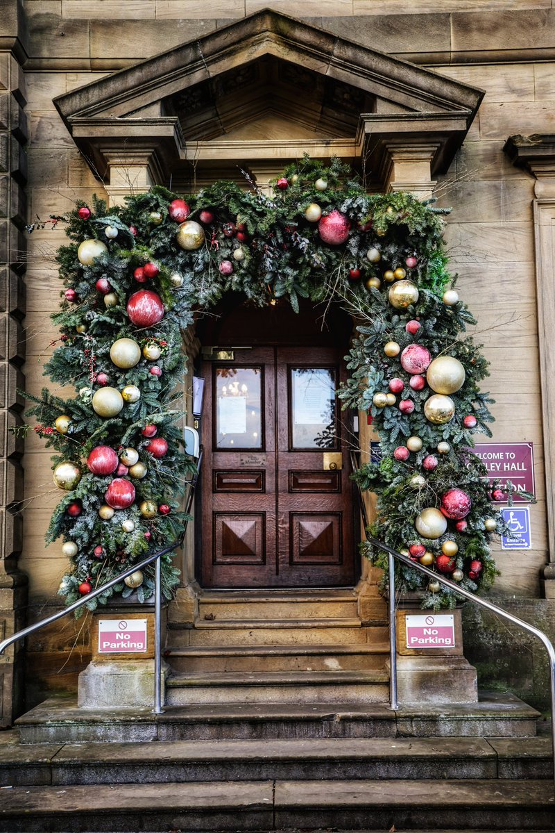 chrisbu03352910's tweet image. #AlphabetChallenge #WeekVforVowels 
Exuberant Entrance...
📸