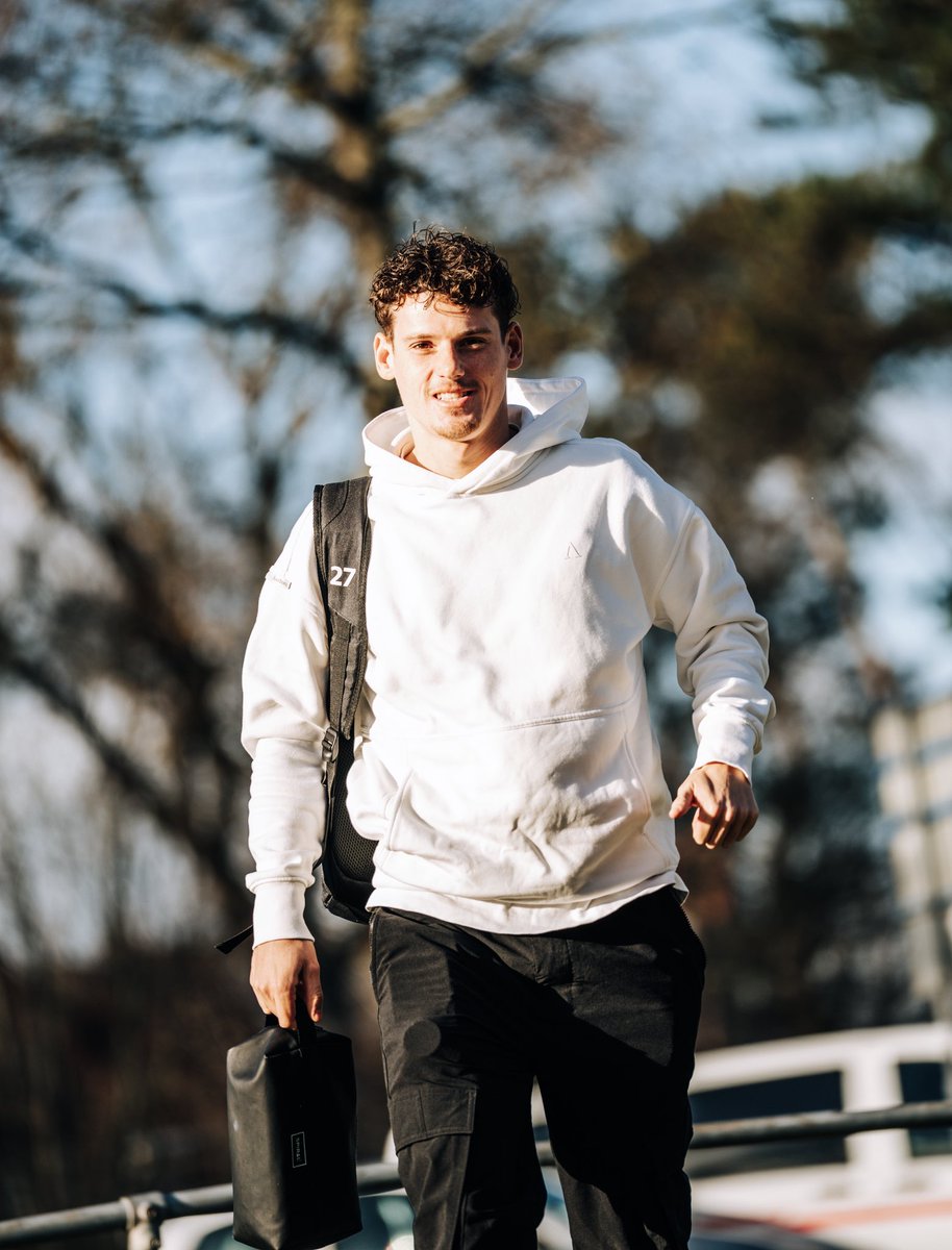 telstar1963nv's tweet image. 𝐀𝐫𝐫𝐢𝐯𝐞𝐝.

#TELfey #WitteLeeuwen