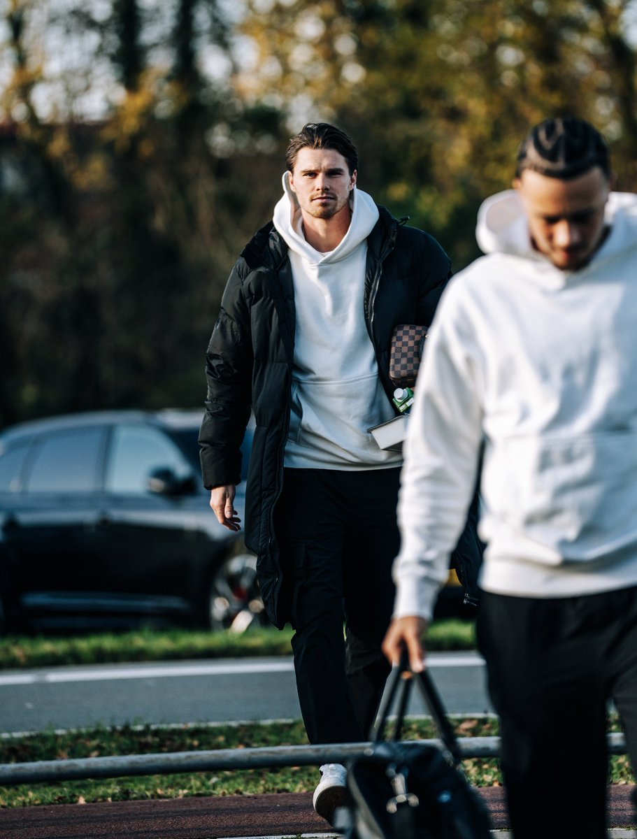 telstar1963nv's tweet image. 𝐀𝐫𝐫𝐢𝐯𝐞𝐝.

#TELfey #WitteLeeuwen