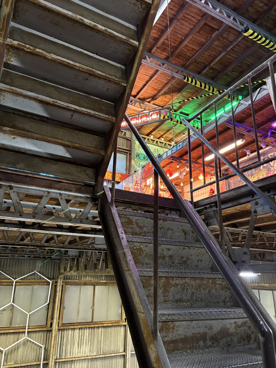 第1回カメラボ無事終了しました📸✨
今回は環境光の撮り方＆スモーク撮影のプチWSも実施💡
めちゃ楽しかった…！🔥
次回も開催できるようにスケジュール調整します🙏
参加してくれた皆さんありがとう〜！！

#カメラボ