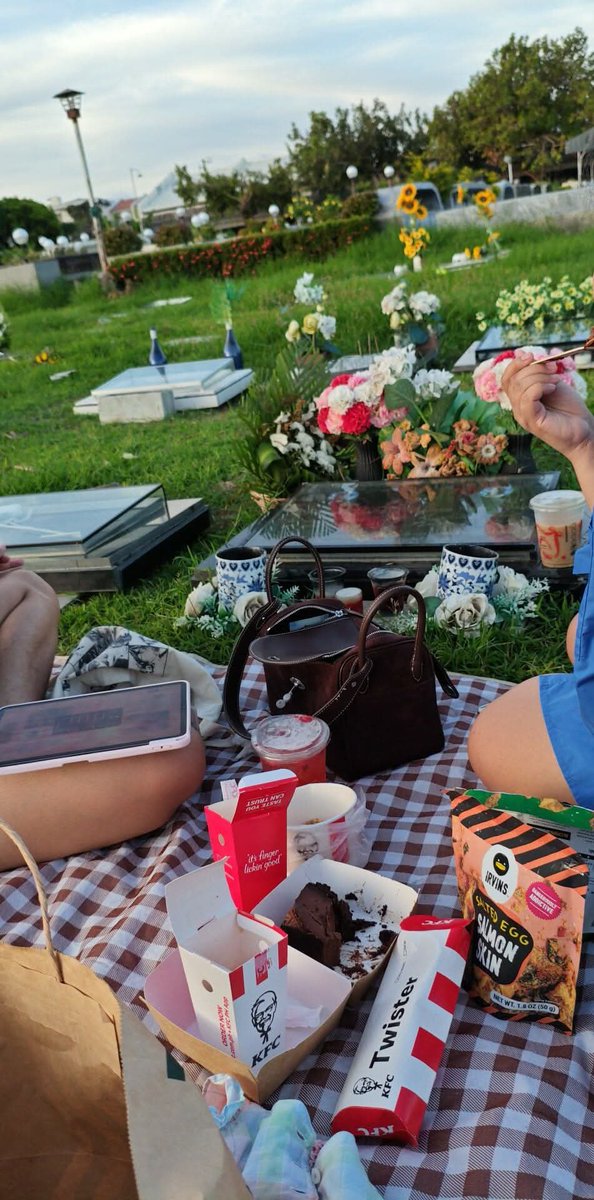 chetabiii's tweet image. Hi @shobydobidooo. Celebrating wins with you gihapon. Mu work nako balik after 2 years. We miss you 😘😘😘