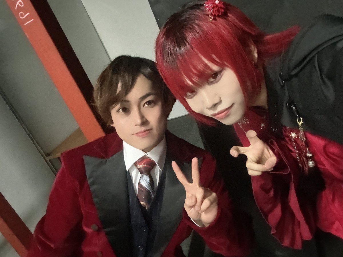 eisei_tzubame's tweet image. 本日はおかきバースデーライブありがとうございました！！！疲労困憊の為深い感想は後日❣️赤髪のビジュだいすき♥️
あ、そうそう先輩になりました😊
 #ムコムコ