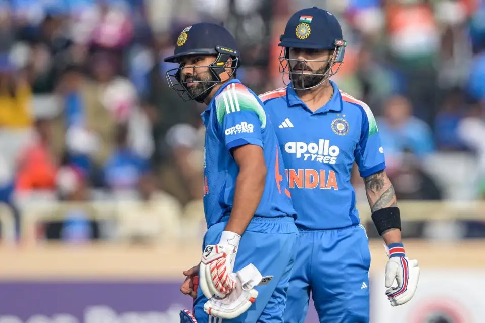 FilmtoFinale's tweet photo. INNINGS BREAK | India finish on 349/8 in 50 overs 🇮🇳
Virat Kohli leads the charge with a superb 135 (120) 👑
KL Rahul adds 60, Jadeja chips in with 32.
South Africa need 350 to win in Ranchi. Game on! 🔥🏏
#INDvSA #ViratKohli #TeamIndia #ODILive #CricketUpdate #Ranchi https://t.co/FseBWuFali