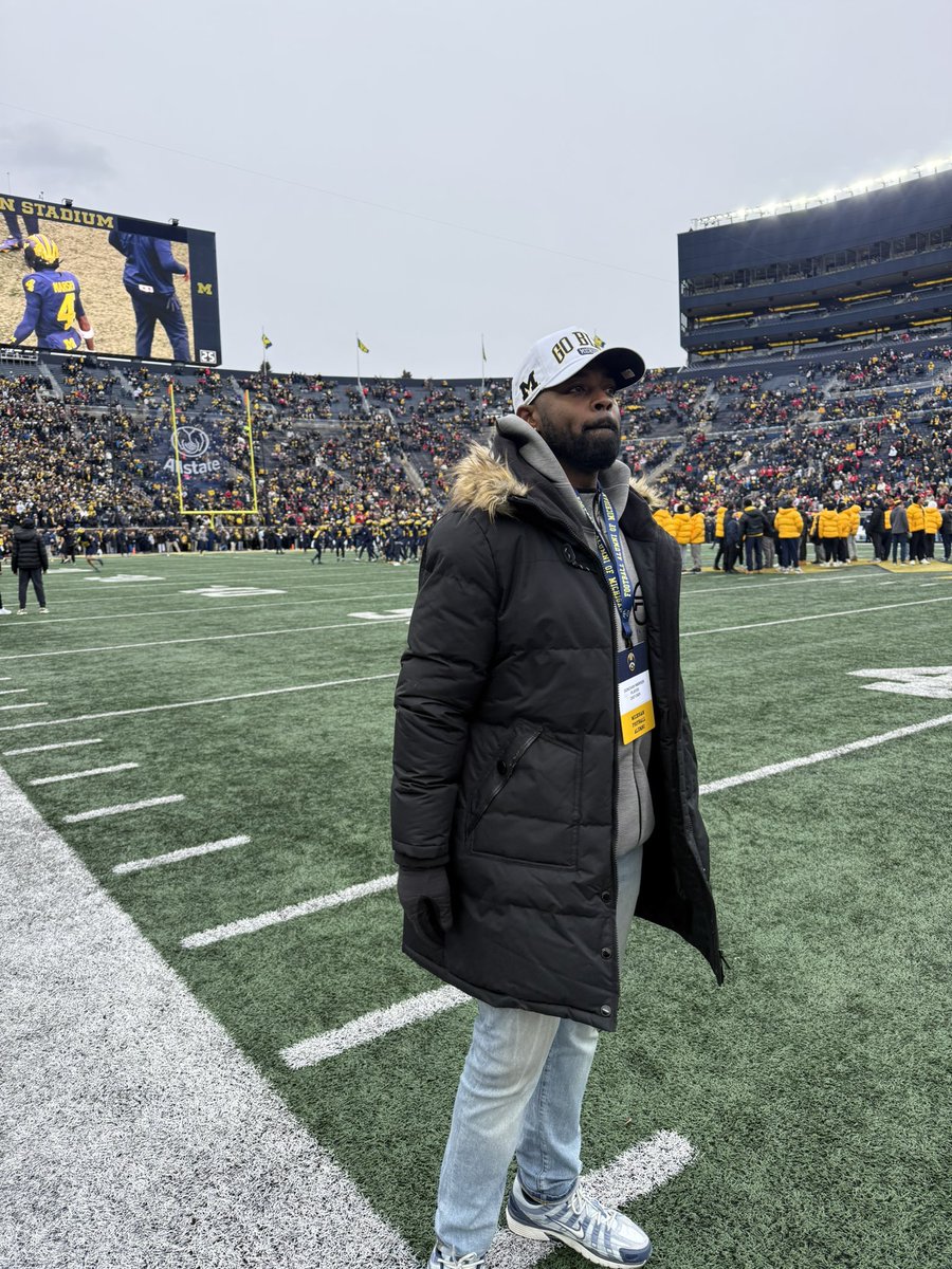 DWarren2's tweet image. Went back home yesterday 〽️💙. We will be back 💯. #GOBLUE