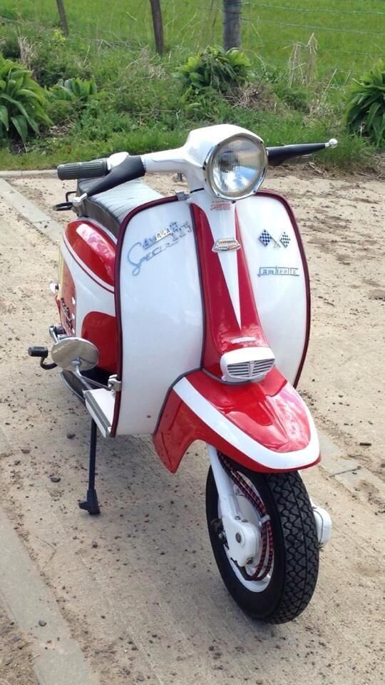 vespapics's tweet image. 