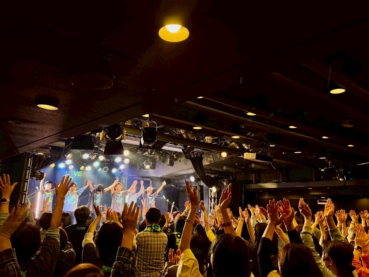 OhkusuU_zo's tweet photo. SO×DYツアー
東京公演@赤羽ReNY α
神奈川公演@新横浜New Side Beach!!
2days無事終了!
二日間ともバンド初ツアーとは思えない盛り上がりで大変熱いライブとなりました🔥
遊びに来てくれた皆さんありがとうございました✨🙏
次回は愛知公演です!
.
.
#sody https://t.co/QjagplQNRh