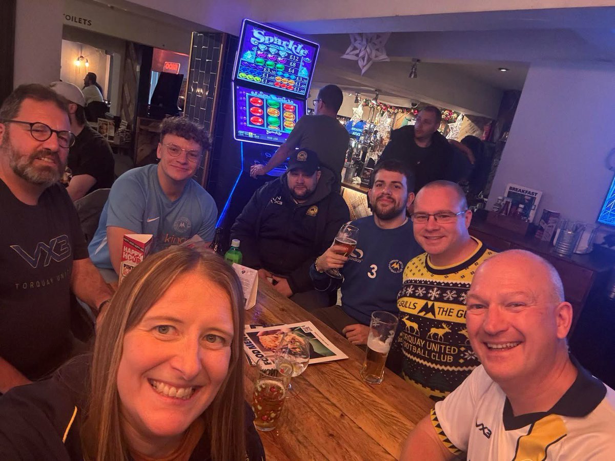 alanjwills's tweet photo. Chelmsford (A) - Five league wins in a row, and top of the league 😎
@NatObsPod @TalkingTorquay @TORQUAYTALK #TUFC #COYY #DHAS https://t.co/4LDvyd5tQp