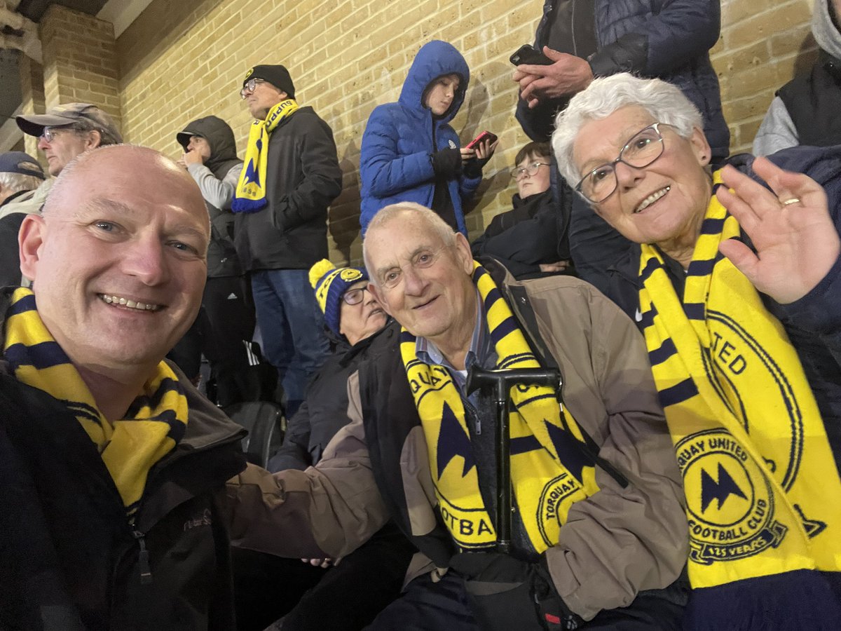 alanjwills's tweet photo. Chelmsford (A) - Five league wins in a row, and top of the league 😎
@NatObsPod @TalkingTorquay @TORQUAYTALK #TUFC #COYY #DHAS https://t.co/4LDvyd5tQp