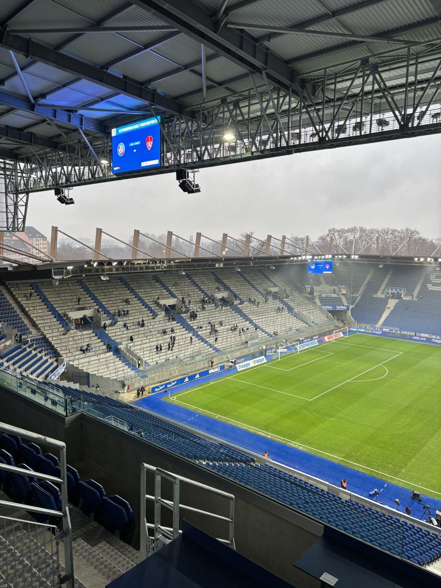 Direct__Racing's tweet image. 📍En place au stade de la Meinau pour Strasbourg - Brest (J14) ! 

#RCSA #LiveRCS