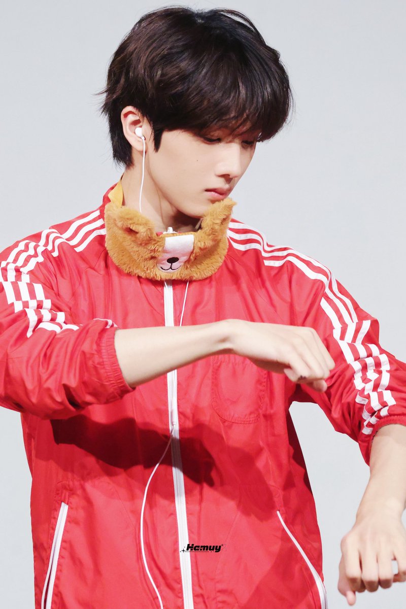 Hamuy25's tweet photo. 251130 ny music

#朴志晟 #JISUNG #지성 #チソン https://t.co/d3j4TFORay
