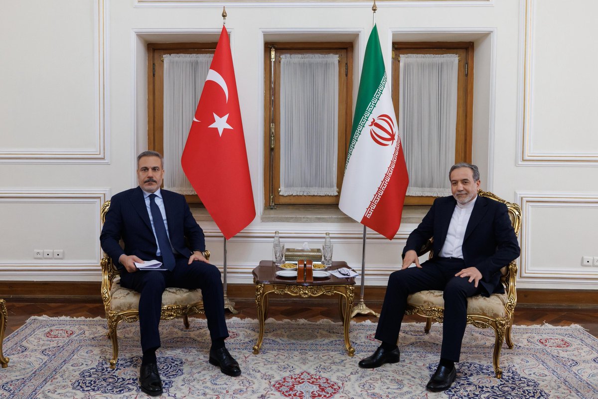 MFATurkiye's tweet photo. Minister of Foreign Affairs @HakanFidan met with Abbas Araghchi, Minister of Foreign Affairs of Iran, in Tehran. https://t.co/siSLWVG7AQ