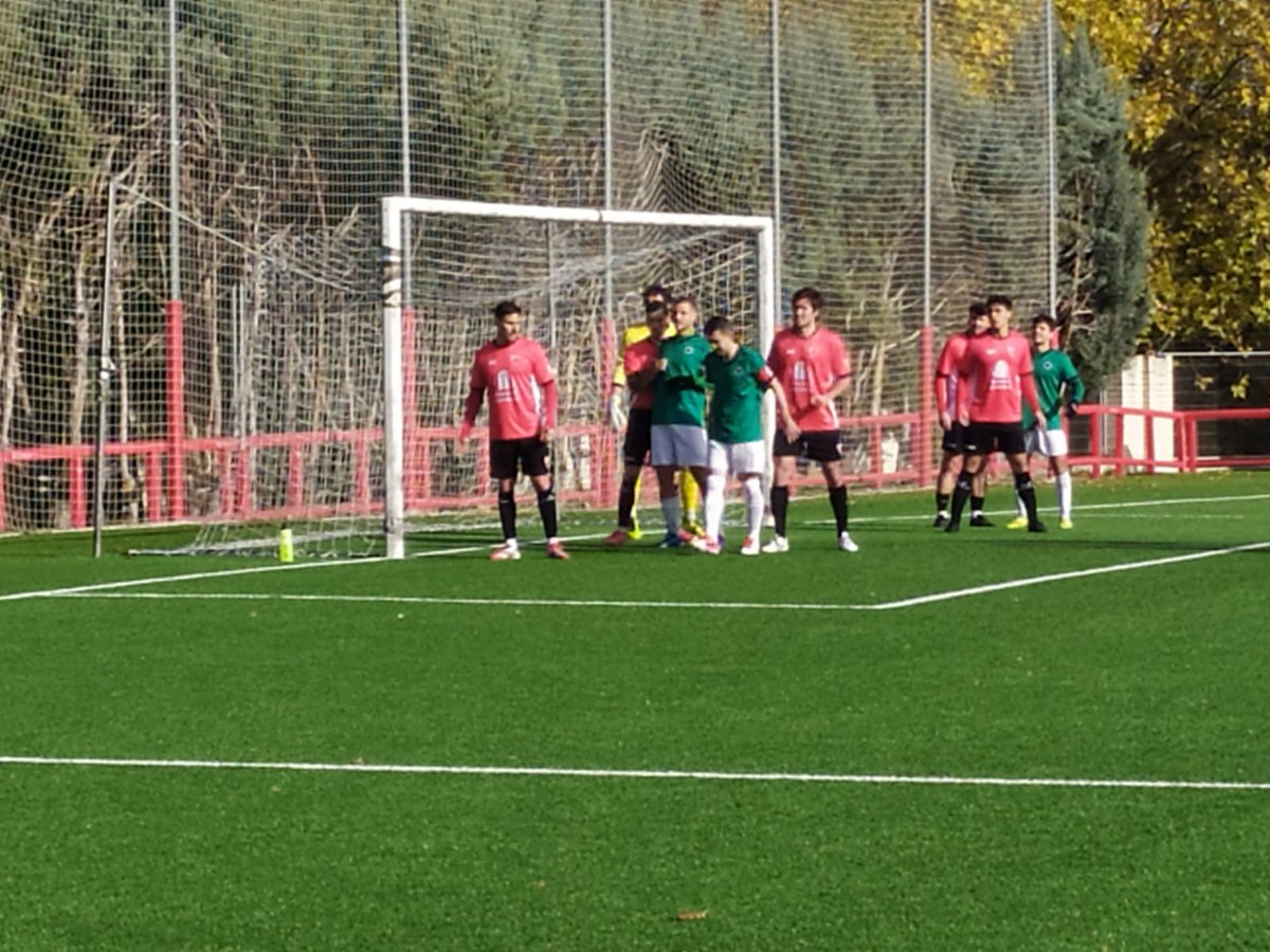 FINAL en PREFERENTE AFICIONADO GRUPO 1️⃣ jornada 12ª
<a href="/ADAlcobendas/">Alcobendas CF</a> 1 🆚 <a href="/ELC_Las_Rozas/">Electrocor Las Rozas C.F.</a> 0
Triunfo para los de <a href="/dudugarrido88/">Edu Garrido</a> 👔 que suman la 4ª ✅ consecutiva.
⚽ <a href="/NitzLucas/">Lucas Nitz</a>.
Partido de tú a tú y que no defraudó.
<a href="/Balon_Tierra/">𝔹𝕒𝕝𝕠́𝕟 𝔸 𝕋𝕚𝕖𝕣𝕣𝕒 ⚽</a> <a href="/FutbolAlcoSanse/">Fútbol AlcoSanse</a> <a href="/madridaltanto/">Madrid al Tanto</a> <a href="/TerceraPrefMad/">Fútbol de Madrid</a>