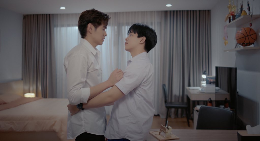 PEACHRI0TS's tweet image. single dads who used to be lovers ???? now that’s a plot