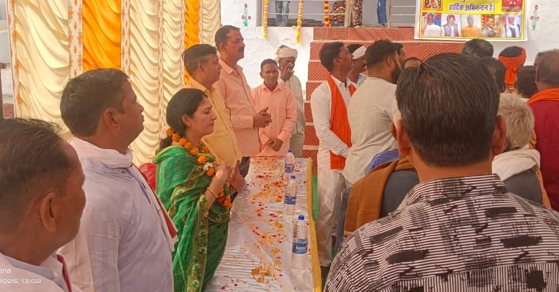 आज #सवाईमाधोपुर #विधानसभा परिवार के क्षेत्र शहर (सीटी ) में हरिजन बस्ती में माँ बिजासन माता कि मूर्ति स्थापना कार्यक्रम में बस्तीमाता के आग्रह पर शिरकत की एवं बस्तीमाता की खुशहाली की माता रानी से कामना की..!!
#Sawaimadhopur