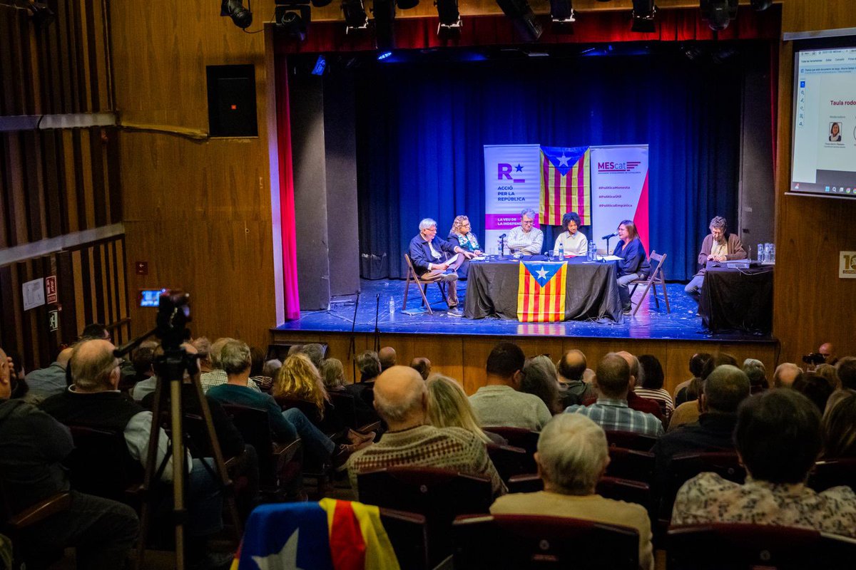jsalvadoirius's tweet image. Gràcies @MovEsquerresCat i @AccioxRep per convidar-me, com a president de l’espai ideològic d’esquerra de Junts, a la fusió d’ambdós partits.
Seguim teixint complicitats amb altres actors de l’esquerra independentista, construint ponts i ampliant l’aliança política estratègica