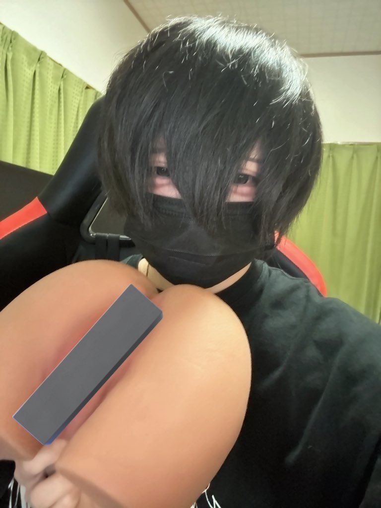 デカ尻オナホでにこにこ