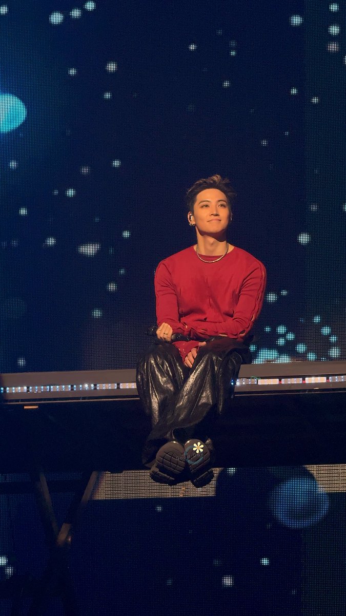 ElatedNim's tweet photo. 행복해요????☺️☺️☺️☺️☺️
나ㅏㅏㅏㅏㅏㅏㅏ 진짜 행복해😊😊😊
#JAYB 
#TAPE_RE_LOAD_FINALE_SEOUL https://t.co/2kG23BpTnP
