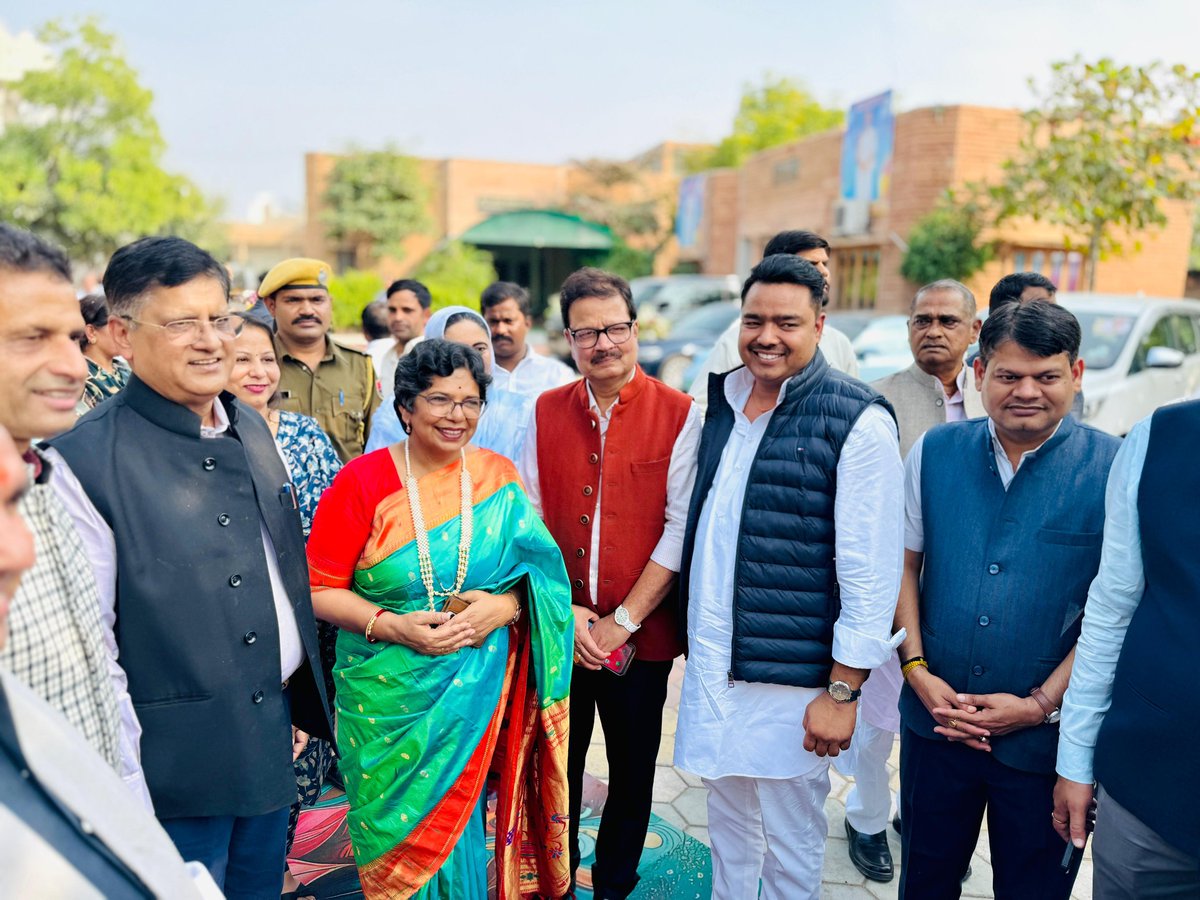 AidanSinghBJP's tweet image. आज पाली में भारतीय जनता पार्टी, राजस्थान के माननीय प्रदेश अध्यक्ष श्री मदन राठौड़ जी के सुपुत्र के वैवाहिक कार्यक्रम में सम्मिलित होकर सुखद वैवाहिक जीवन हेतु शुभकामनाएं प्रदान की।

#Pali
@madanrrathore