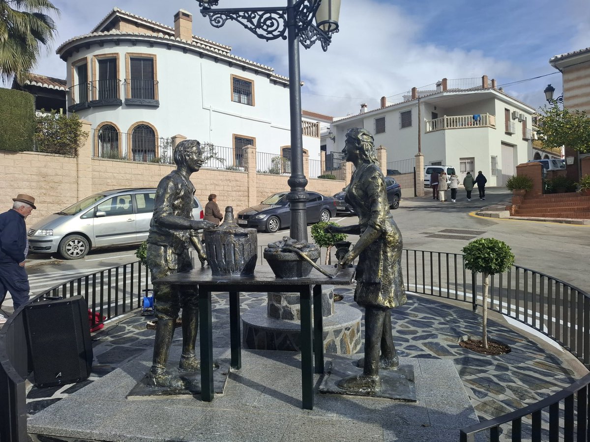 📸✊🌹 Asistimos a la XXV Fiesta del Mosto y la Chacina de Colmenar, una cita que, de la mano de un alcalde socialista, José Martín, celebra ya 25 años y pone en valor la riqueza gastronómica y el enorme potencial del interior de nuestra provincia.