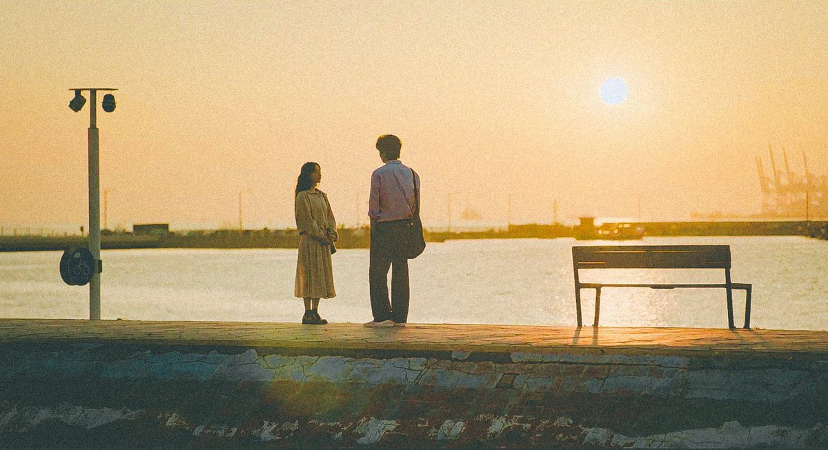 Rhythm_ndBlue's tweet image. ยกให้เป็น 1 ในซีรีส์ที่ทำเลิฟไลน์ได้ดีมาก
ชอบความเรียบง่าย แต่อบอุ่นใจ

ชอบที่ค่อยๆขยับช่องว่างความสัมพันธ์ของพระนาง จากยืนห่างกัน จากเพื่อนร่วมงาน ก็ค่อยๆขยับหากัน เป็นกำลังใจให้กัน จนเป็นคนรัก

แล้วบทเรื่องDaily Dose of Sunshine ก็ดีมาก
เล่าถึงปัญหาสุขภาพจิตของคนในสังคมปัจจุบัน