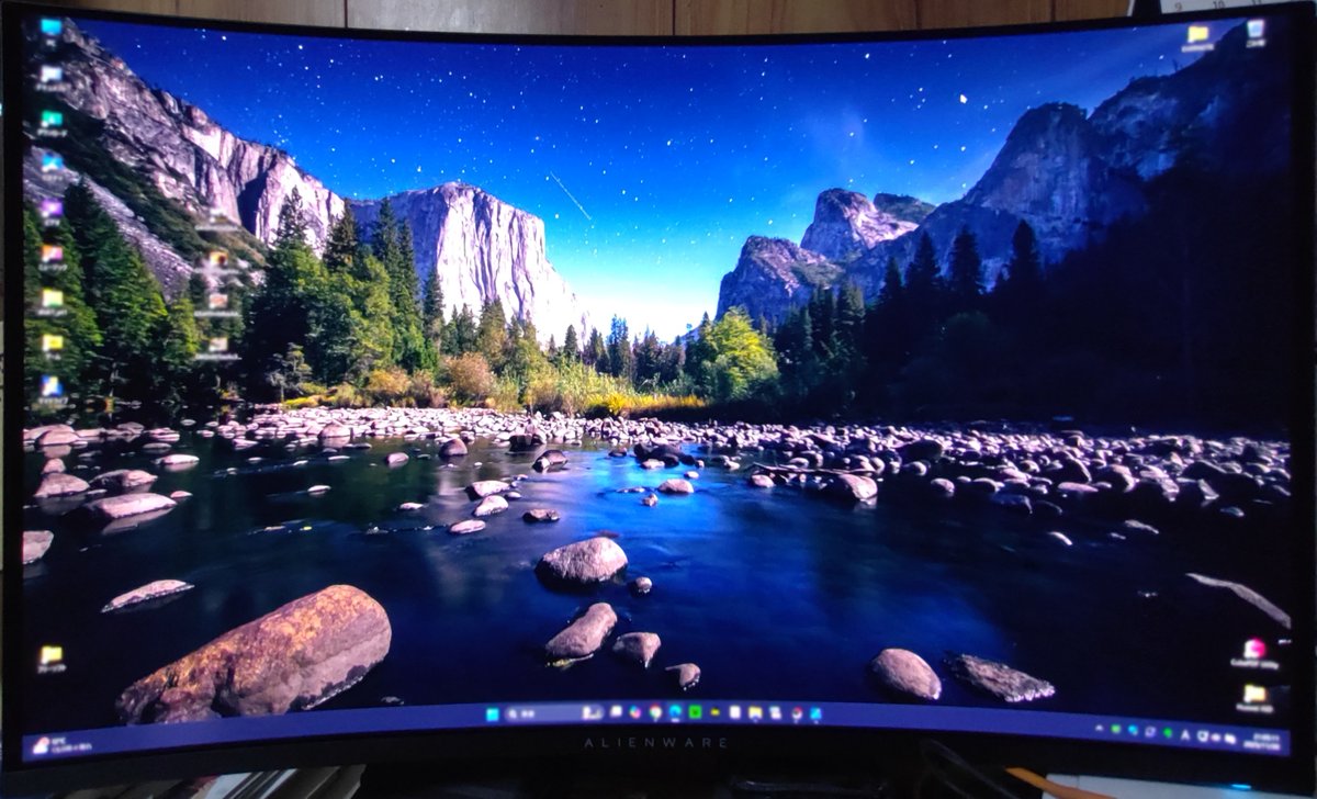 Dell AW2725QF-A 27インチ デュアル解像度