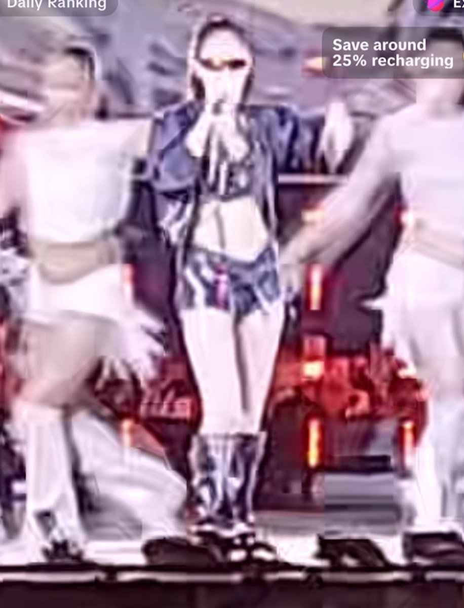 bluejnnie's tweet image. so there’s these pixels