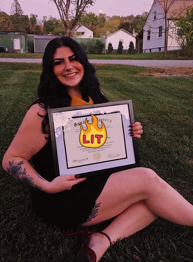 44amn4's tweet photo. 2 years, 2 degrees, almost 70 pounds down 😮‍💨🙌🏼 been puttin that mfkn work innn  #masters #gains #graduated 😻💋 https://t.co/PW8v9dnKaA
