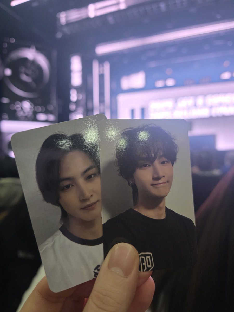 skyway90's tweet photo. 입장포카
1일차 / 2일차 https://t.co/DyzQMBPVKx