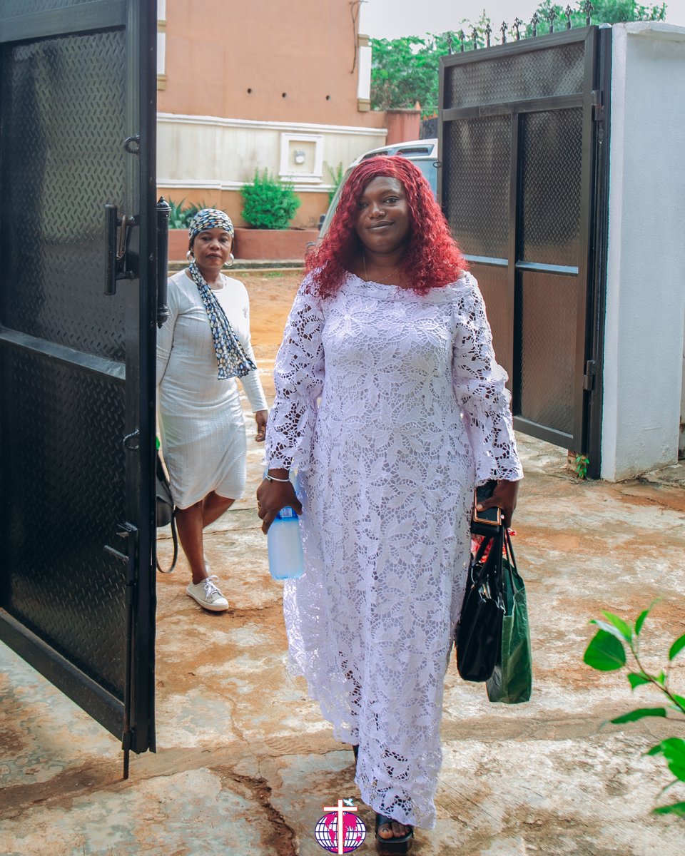 eiamhqlagos's tweet photo. Welcome into the month of November.๐ค
The Lord has been faithful and wonderful to us all.
We say thank You, Jesus.๐๐
#SundayService #GraceSeries #everincreasing #ouryearofsoaringinhisglory #pastortaiyeolayemionline https://t.co/eKinCVubbW