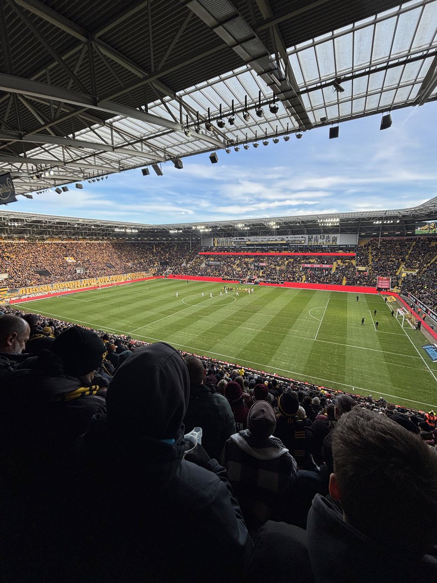 mkrivak2's tweet photo. Na doporučení @DestinaceFotbal . Lístky po vlastní ose za 29€, zpáteční vlak 1100 Kč, krásná neděle. Když si to pohlídáte, lístky si dokážete sehnat i sami🫶 https://t.co/5sM2ZV7pqD