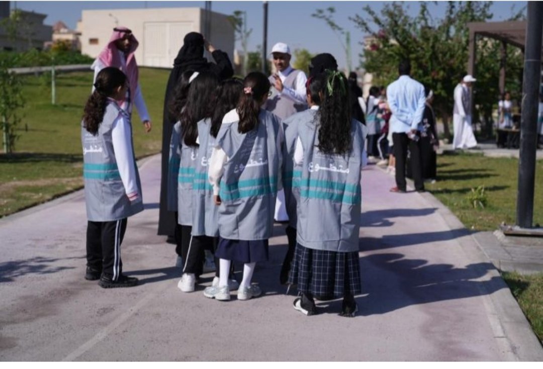 أمانة الشرقية تغرس القيم البيئية في نفوس النشء بمناسبة اليوم العالمي للطفل

خليـج الديرة
khlijm.com/18205718391333