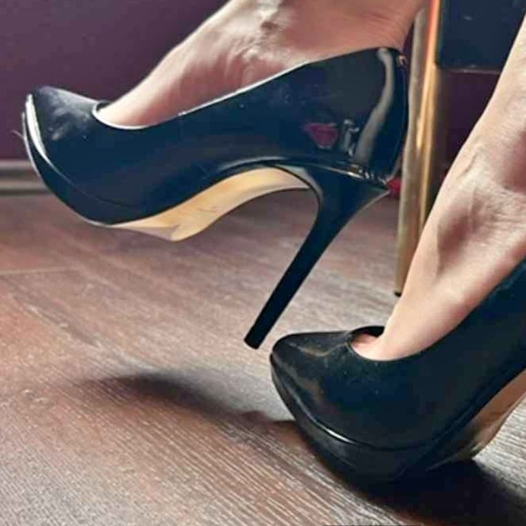 Ich liebe unerwartete Zahlungen, sowohl per pp als auch in Form eines Amazon-Gutscheincodes🤑

#zahlsklave #findom #geldherrin #herrin #zahlschwein #moneyslave #moneydom #füsse #geldsklave #loser #shoppingsklave #geldgöttin #finsub #highheels #Nylons 
<a href="/swissfindom/">Swiss findom 🇨🇭</a>
<a href="/RTGermanFindom/">RTFindomgermany 🔥</a>