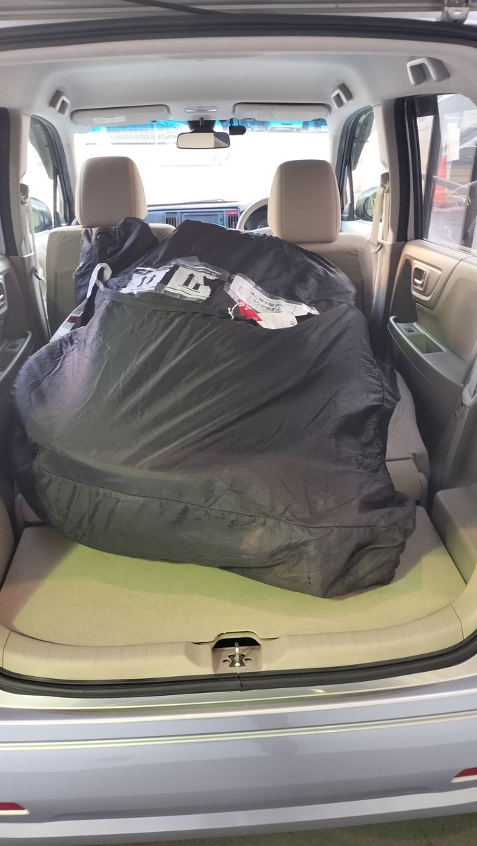 そういえば車買いました。

ちょうど今日納車だったのでツーリングの荷物積んで無事自宅に着いてツーリング終了です。