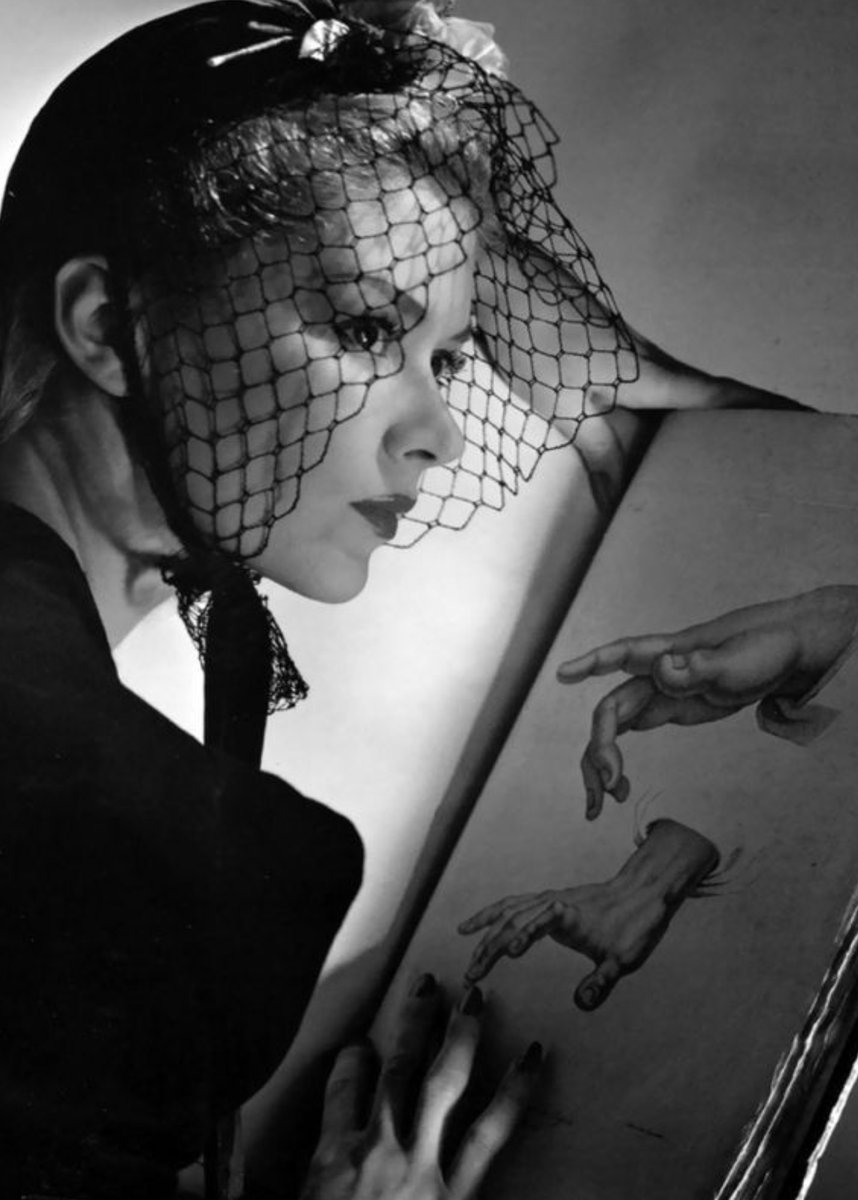 AlainHanel's tweet image. NOUVELLE SÉRIE...                                                                
LE TEMPS DE L&apos;ÉLÉGANCE ET DE LA PHOTOGRAPHIE DE MODE…                                     
Qualité de quelqu&apos;un qui se distingue par son goût, son choix en matière de vêtements, par sa grâce dans…