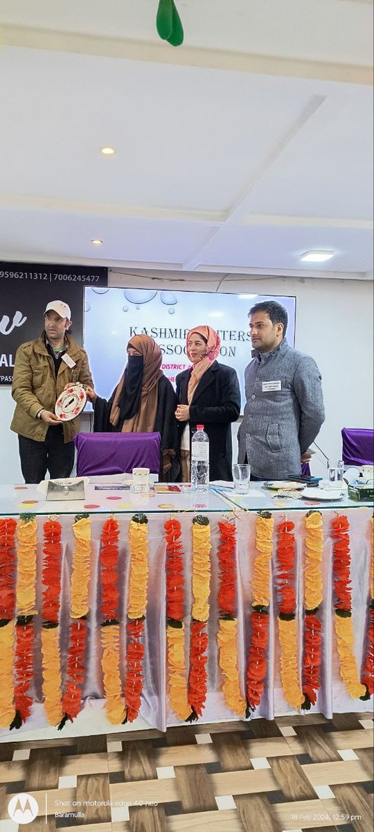 AmraizBadana's tweet image. He uplifts others without expecting anything in return. #FidaFirdousInspires