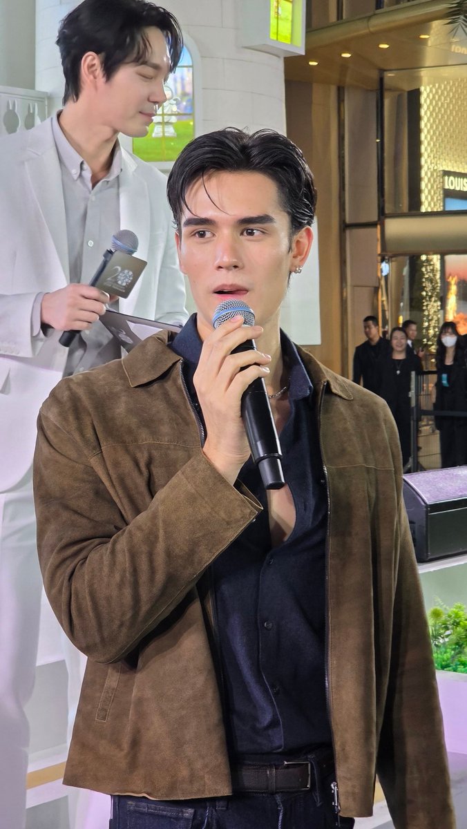 yjrwtn's tweet image. ถ่ายจดความจำเต็ม ขอบคุณพารากอนที่ทำให้เทศน์ได้โชว์เสียงหล่อๆค่ะ🥰

TATE AT SIAM PARAGON
#SiamParagon20thAnniversaryxTATE
#SiamParagon20thAnniversary
#เทศน์ไมรอน #TateMyron