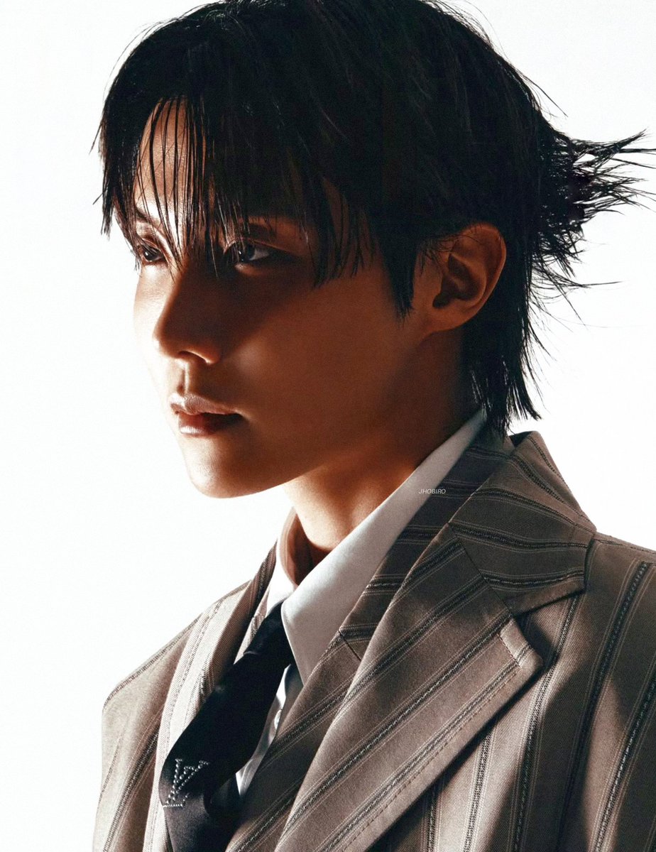 uarmyvibe's tweet image. Hobi takes into account every single thing that armys wish for. 😭😭

&quot;I often read many letters from ARMY on Weverse. I get a lot of inspiration from the small wishes they send me, like “I hope j-hope will do this in the future.” One wish I kept hearing was for a solo concert,…